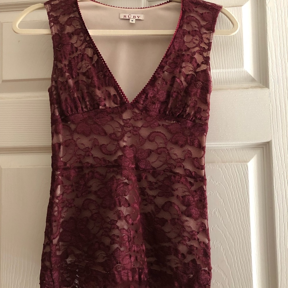 Lace Sleeveless Top.